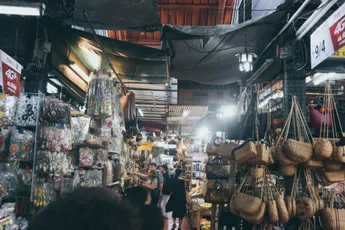 Chatuchak Weekend Market - Souvenirs Paradise