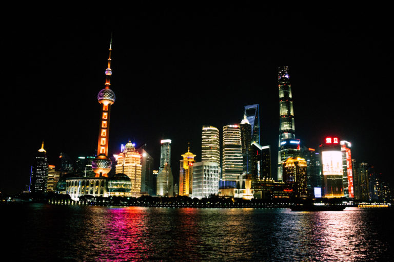 Panorama Szanghaju w nocy